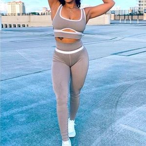 FABLETICS *Set* Sculptknit in Smoke/Opal, High-waisted Legging and Rylie Bra
